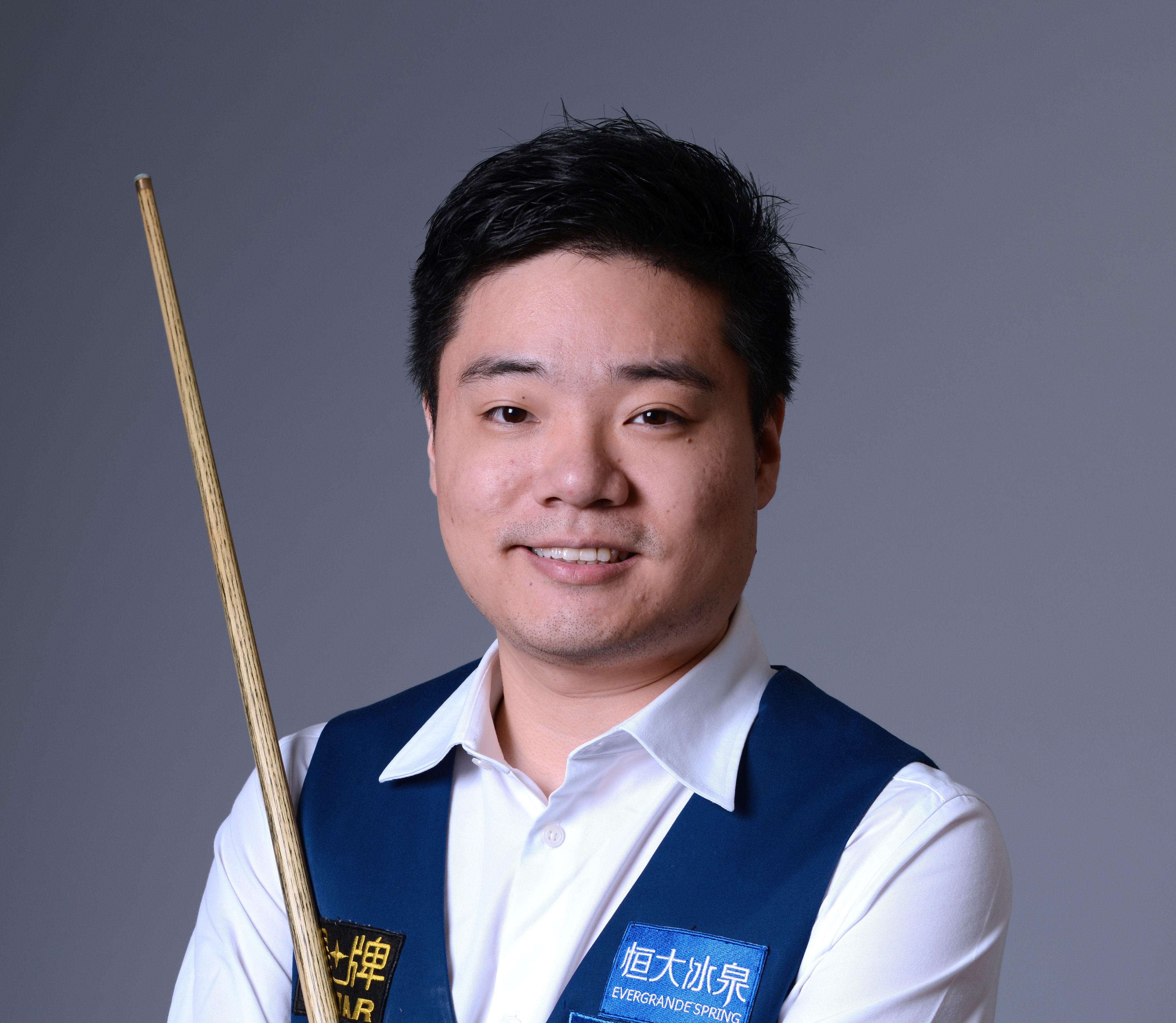 他对罗克感 他对罗克感